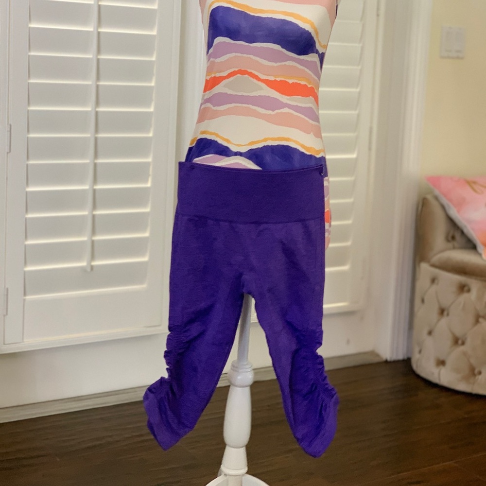 Lululemon crop leggings & cool racerback top Sz 6